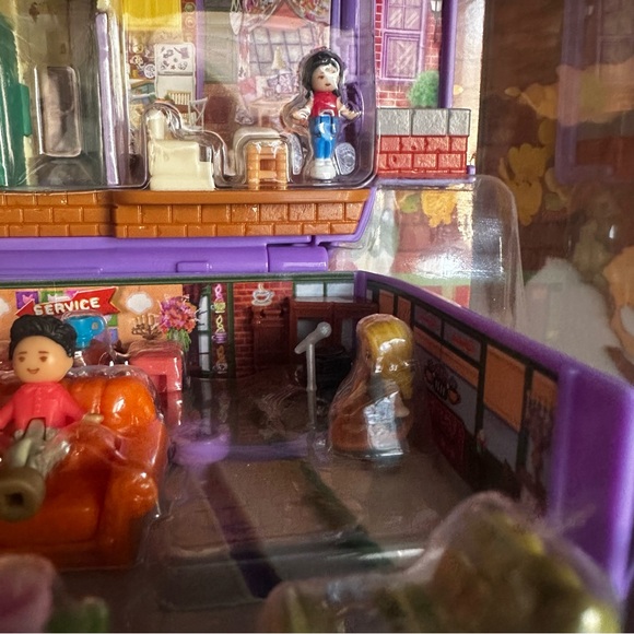 Mattel Polly Pocket FRIENDS Playset Huge Compact Sealed New in Box - Picture 7 of 12